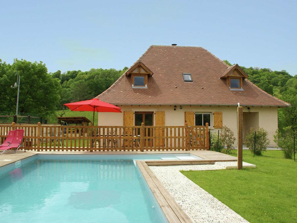 Modern Holiday Home With Private Pool Loubressac Exteriér fotografie